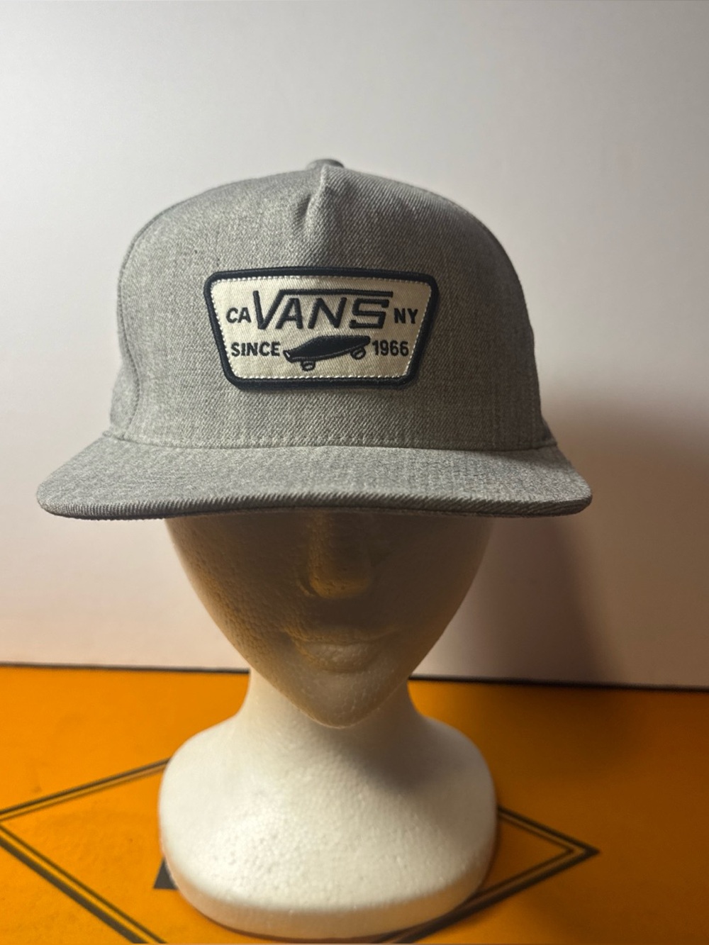 Vans Classic Full Patch Mens Gray Skateboarder Hat Cap Snapback Flat Brim